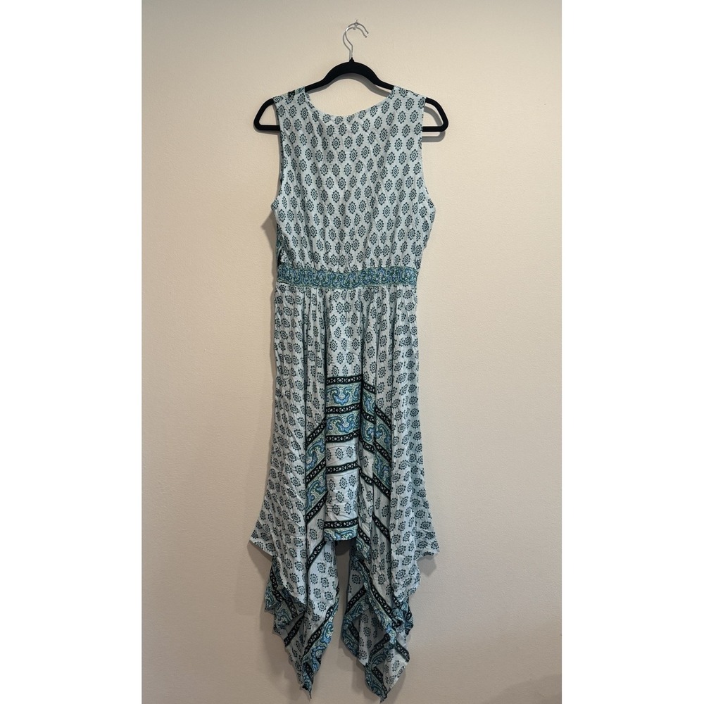 Elegant Teal and White Midi Dress - Picture 14 of 16